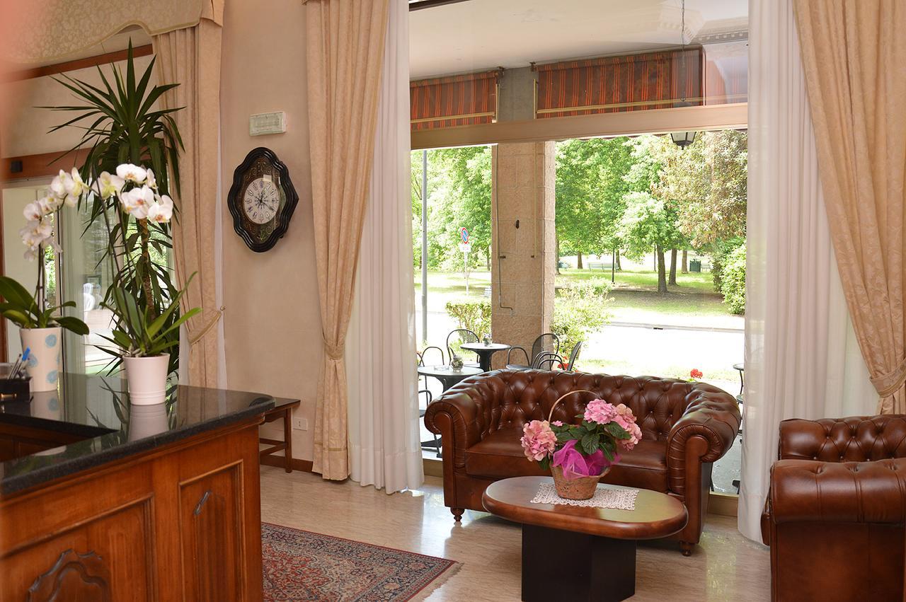 Hotel Plaza Tabiano Terme Exterior foto